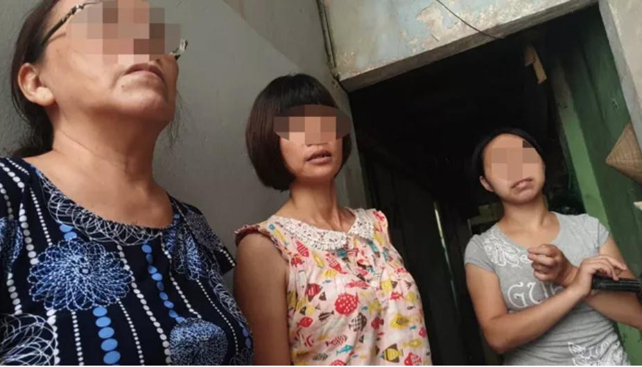 Thông tin bất ngờ về người mẹ bỏ rơi con dưới hố ga ở Hà Nội-2