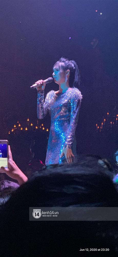 Lynk Lee lần đầu biểu diễn với diện mạo mới: Mặc váy ngắn khoét lưng sexy nhưng hát nghe sai sai?-5