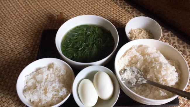 Mẹ chồng cho ăn cơm cữ liền 1 tuần với trứng luộc, con dâu nghĩ ra một chiêu lật ngược tình thế-1