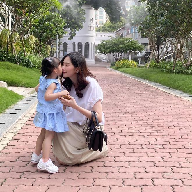 Hoa hậu Đặng Thu Thảo lấy lại vóc dáng thon gọn sau sinh-1