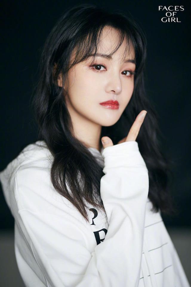 Những mỹ nhân Hoa ngữ được lòng người qua đường nhất: Dương Mịch và Địch Lệ Nhiệt Ba thất thế-11