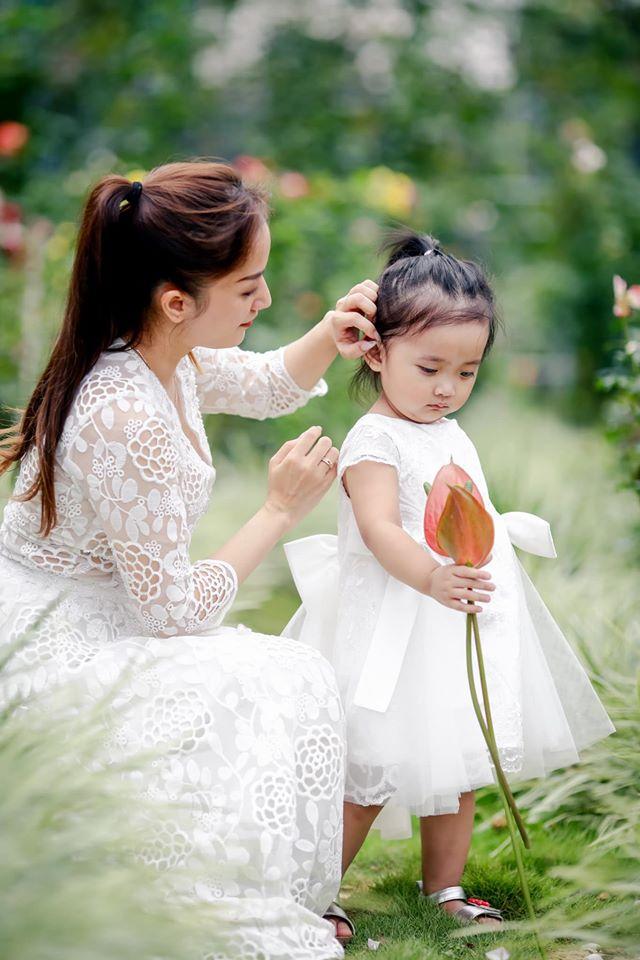 Con gái sinh non 1,9kg của Khánh Thi lớn phổng phao, xinh xắn ngỡ ngàng-2