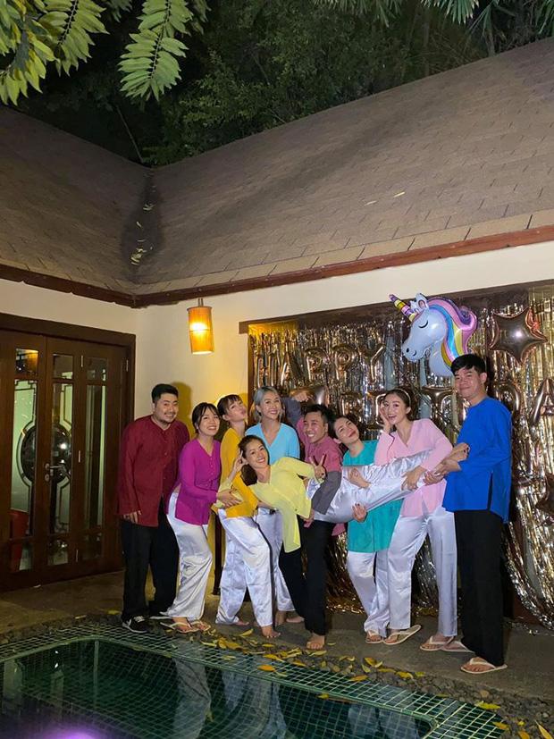 Sinh nhật chơi lớn như Chi Pu: Thử thách 3 phong cách từ bikini, hàng hiệu đến áo bà ba-7