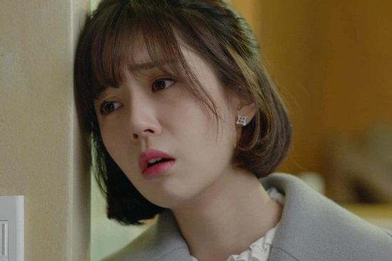 Mẹ chồng cay nghiệt bỗng 'hiền như bụt', nàng dâu chưa kịp mừng đã phát hiện bí mật hoảng hồn