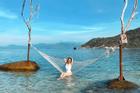 Trâm Anh 'đốt mắt' với loạt ảnh bikini một mảnh trên biển sau nghi án kết hôn