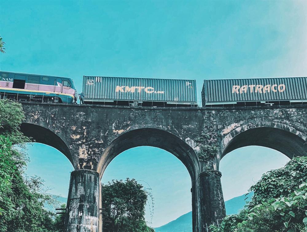 Lạc giữa chốn cổ tích ở nhà ga trên đèo Hải Vân-2