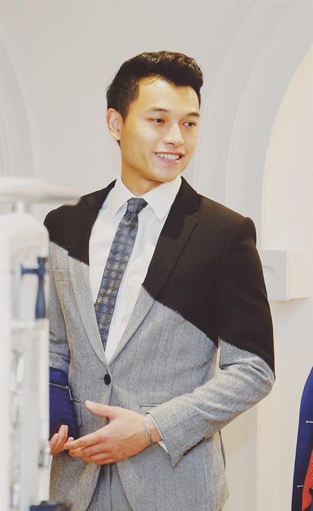 Review nhà mới, thiếu gia nức tiếng Hà thành làm ai cũng choáng ngợp với tủ đồ hiệu siêu khủng-1