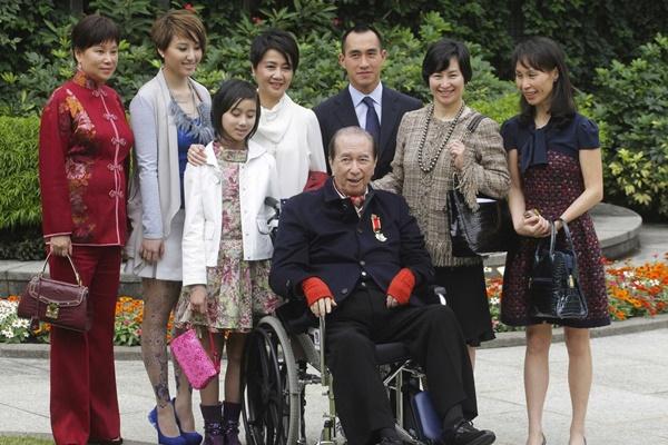 Bỗng 1 ngày phát hiện mình là công chúa, con gái vua sòng bạc Macau-8