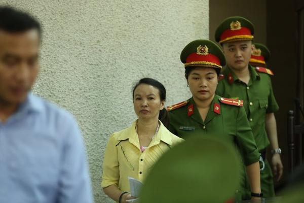 Hoãn phiên toà phúc thẩm xét xử mẹ nữ sinh giao gà-1