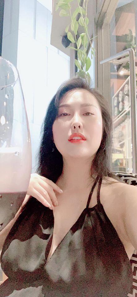 Phi Thanh Vân được nam giới khen ngực tấn công, mông phòng thủ-2