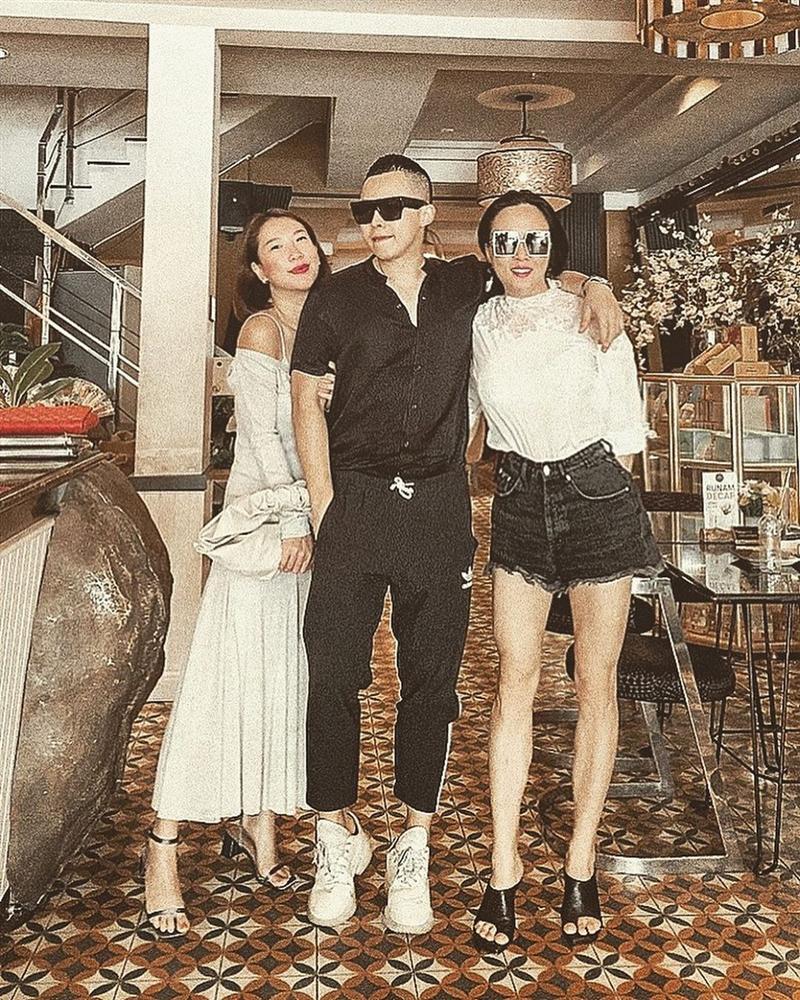 Vũ Khắc Tiệp bóc mẽ Phượng Chanel, tự dìm hàng mình trong ảnh kỷ niệm tình bạn 10 năm-3