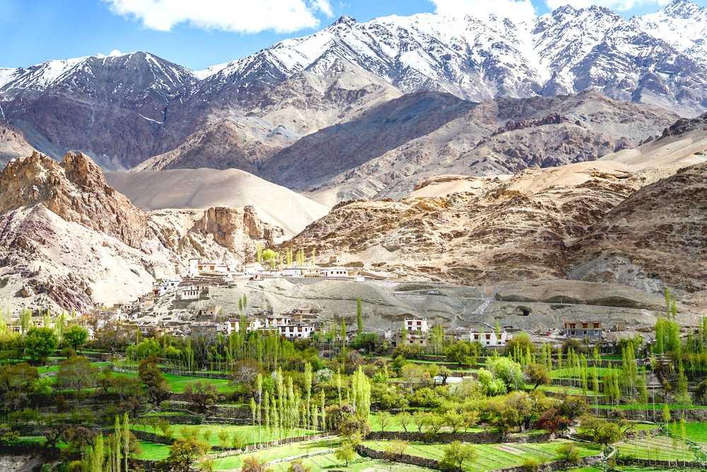 Nơi đàn ông tự do trao đổi vợ-1