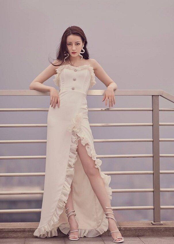 Son Ye Jin, Dương Mịch, Địch Lệ Nhiệt Ba nghiện đeo bông tai khủng nổi bần bật-8