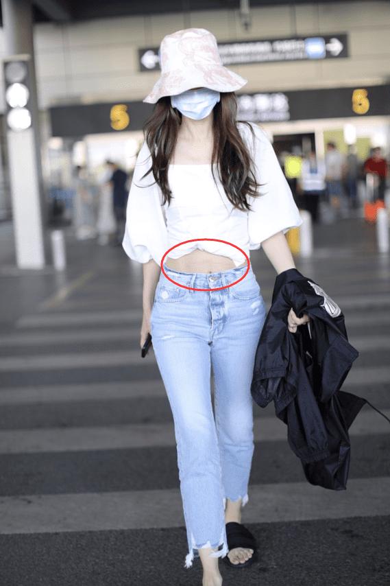 Angelababy vô tình để lộ vết rạn da ở vùng bụng khi diện áo crop top khoe eo thon-4