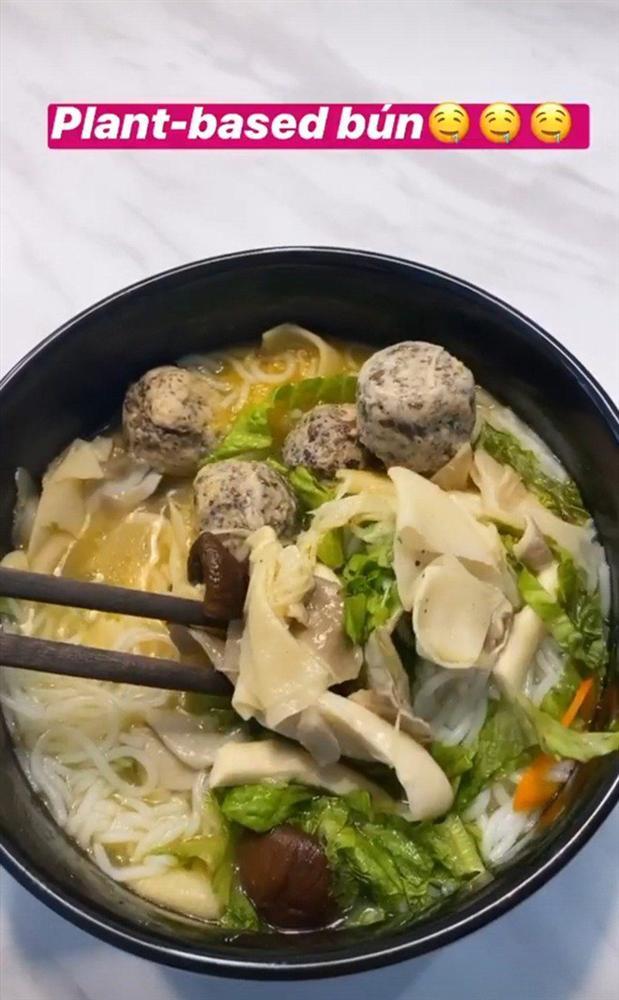 Tóc Tiên tạo một bãi chiến trường ở bếp khi làm mẻ pate chay đầu tiên trong đời-5