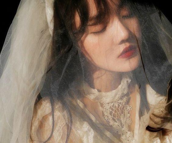 Ngay trong đêm tân hôn, chồng đóng sập cửa buộc tôi phải ngủ ngoài phòng khách-1