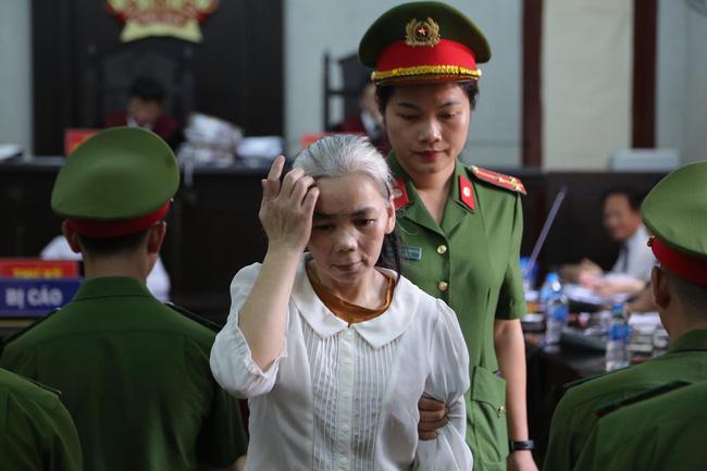 Vụ nữ sinh giao gà bị sát hại ở Điện Biên: Bùi Kim Thu xuất hiện tóc bạc trắng-5