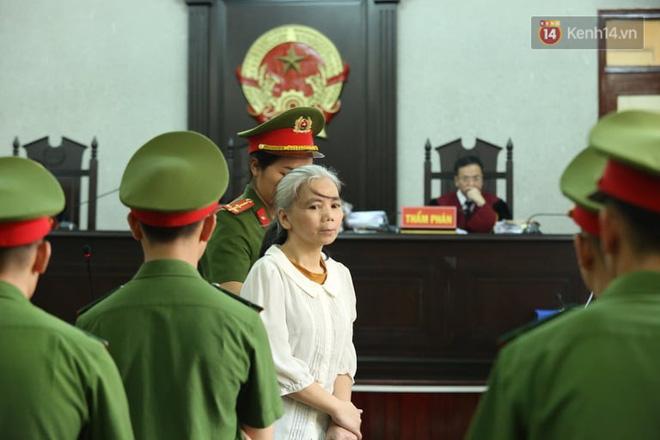 Vụ nữ sinh giao gà bị sát hại ở Điện Biên: Bùi Kim Thu xuất hiện tóc bạc trắng-8