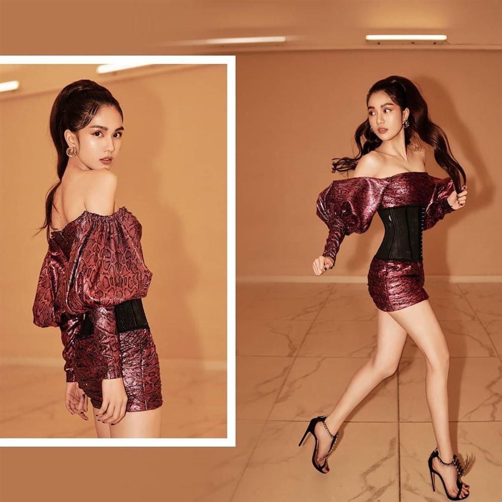 Tưởng ăn kiêng nên gầy trơ xương ai ngờ Ngọc Trinh ăn tranh cả phần của Vân Trang-4