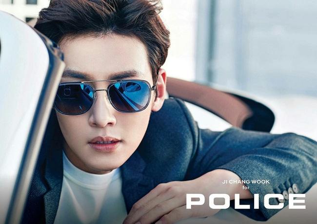 Ji Chang Wook còn có khả năng ca hát. Anh từng được mời góp giọng trong ca khúc nhạc phim Hoàng hậu Ki - To butterfly. Khi ở trong quân ngũ, anh cũng khiến người hâm mộ phải ngạc nhiên khi thể hiện trên sân khấu nhạc kịch Shinheung military academy.
