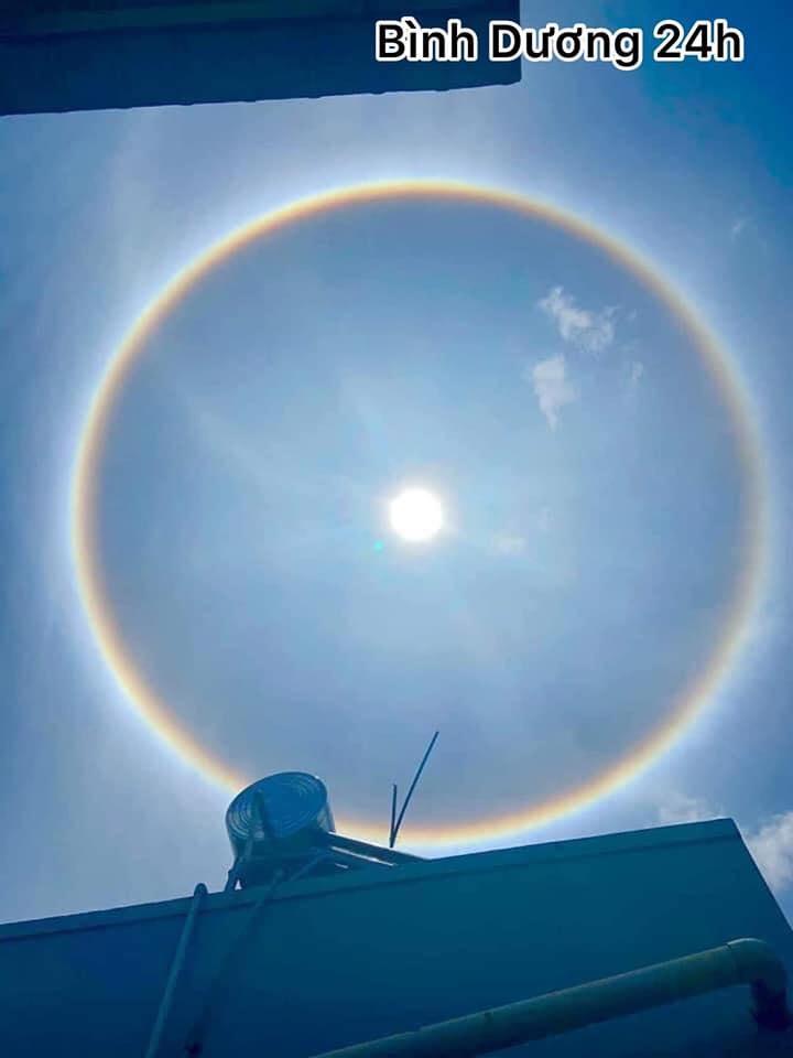 Người dân thích thú khi thấy quầng mặt trời xuất hiện ở nhiều nơi-6