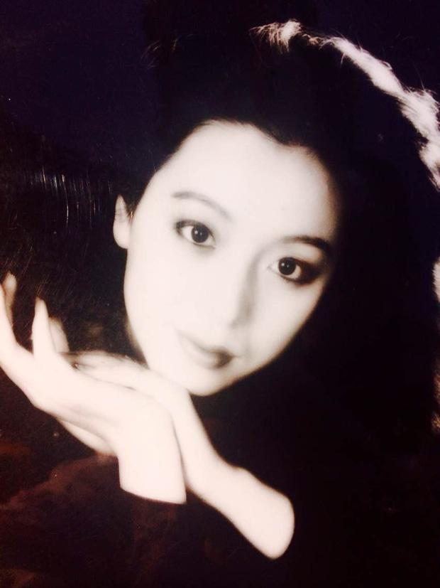 Gái xinh khoe mẹ hồi trẻ đẹp như minh tinh, dân mạng nức nở: Cả nhà có gen mỹ nhân thích quá nhỉ?-1