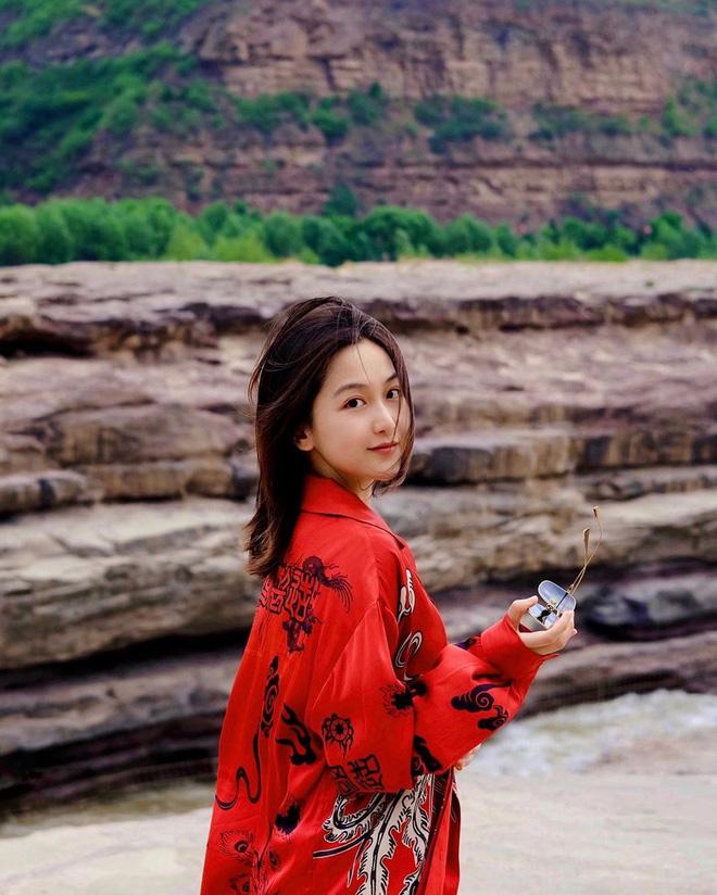 Gái xinh khoe mẹ hồi trẻ đẹp như minh tinh, dân mạng nức nở: Cả nhà có gen mỹ nhân thích quá nhỉ?-9