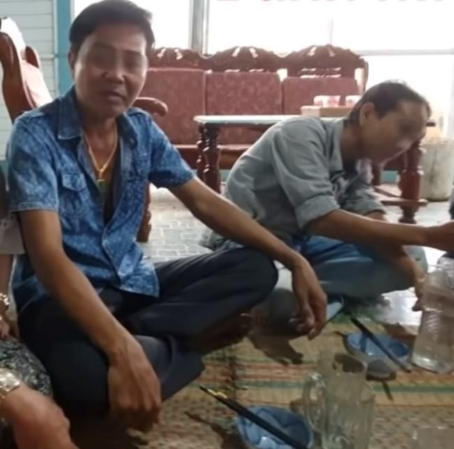 Xuất hiện người nhận là chồng cũ cô dâu 65 tuổi ở Đồng Nai, bóc mẽ vợ mê trai Tây-1