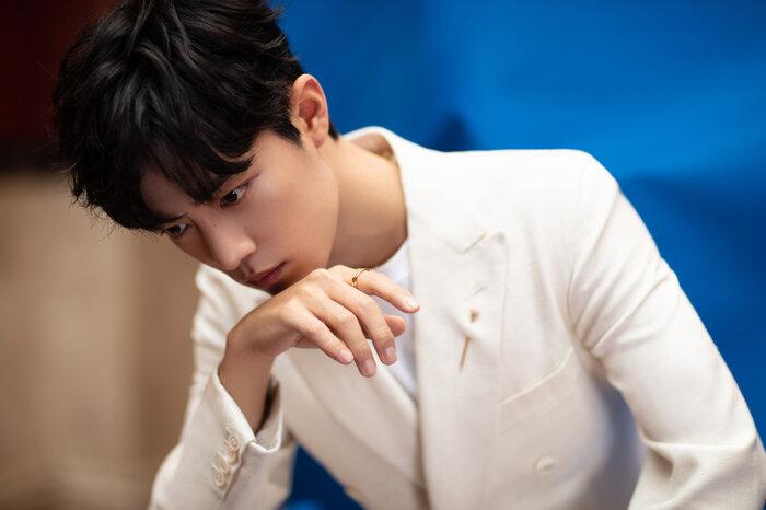 Cùng là người đại diện sản phẩm, Lý Dịch Phong bị thương hiệu cho ra rìa để ưu tiên Tiêu Chiến-2