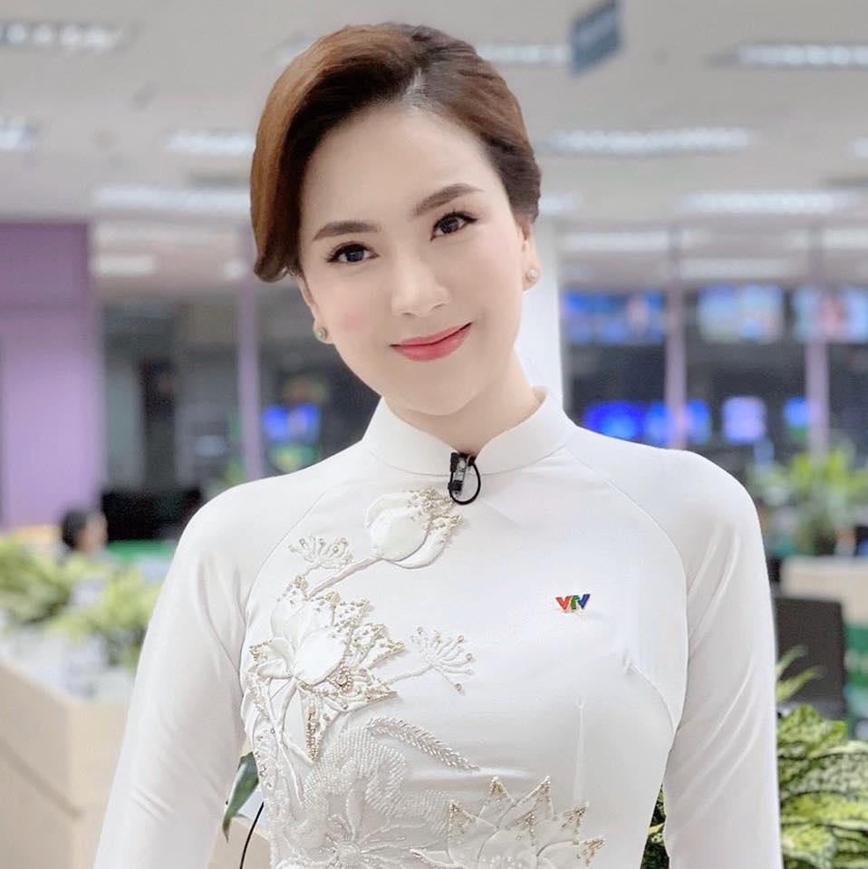 Lần hiếm hoi ăn mặc thiếu vải, MC Mai Ngọc đốt mắt người nhìn với khoảnh khắc nóng bỏng-4