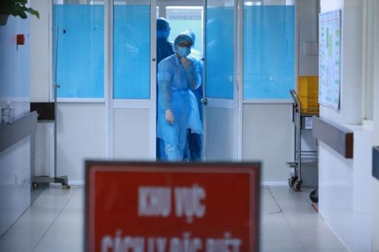 Thêm một người nhiễm Covid-19, Việt Nam có 335 ca