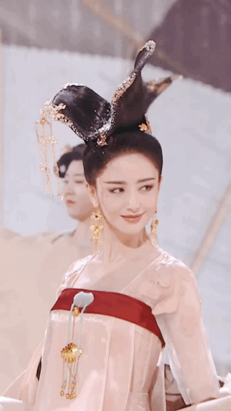 Vì sao Địch Lệ Nhiệt Ba không thể xưng danh Đệ nhất mỹ nhân Tân Cương?-1