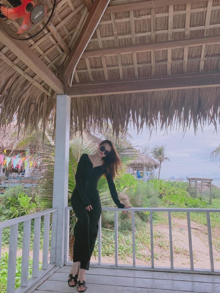 Nhã Phương liên tục khiến fan lo lắng vì đôi chân tong teo, khẳng khiu-7