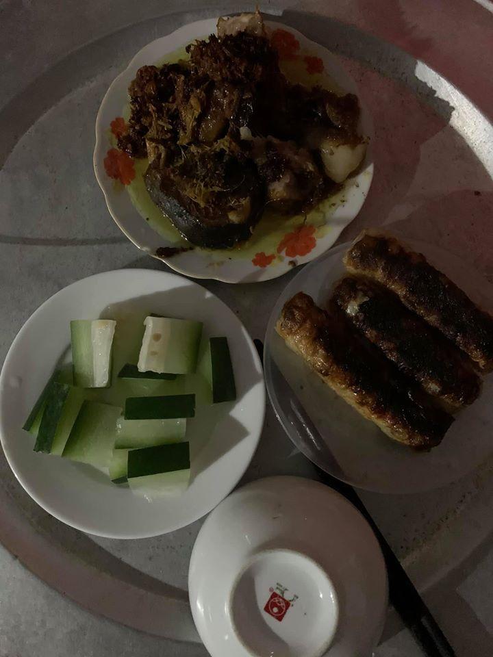 Sau 2 năm phát điên vì mất con, bữa cơm đầu tiên vợ nấu dù đạm bạc nhưng khiến chồng vỡ òa-3