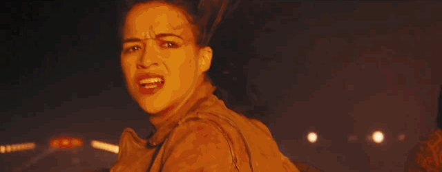 Những pha hành động phi lý tới kỳ quặc của Fast and Furious-8