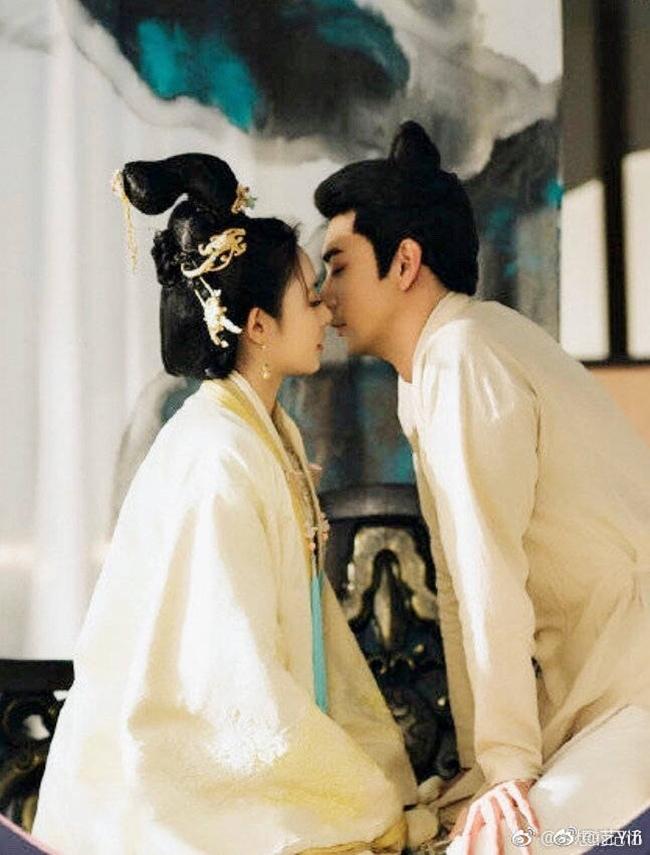 Sự thật những cảnh phim bị cắt: Tiểu Long Nữ Lưu Diệc Phi chưa là gì so với cảnh hôn nuốt lưỡi này!-15