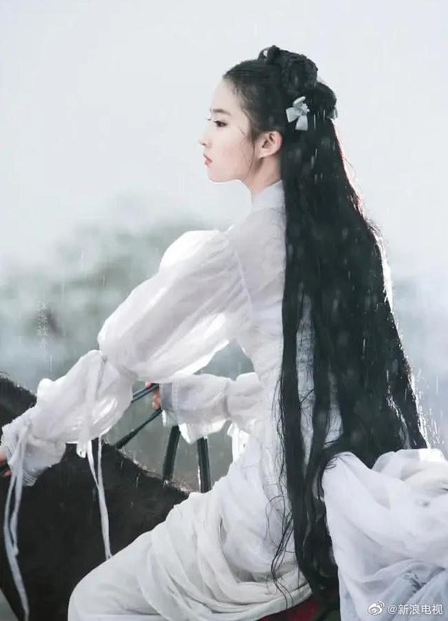 Sự thật những cảnh phim bị cắt: Tiểu Long Nữ Lưu Diệc Phi chưa là gì so với cảnh hôn nuốt lưỡi này!-5