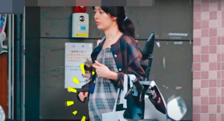 Con dâu ông trùm Quách Bích Đình lộ bụng bầu vượt mặt-1