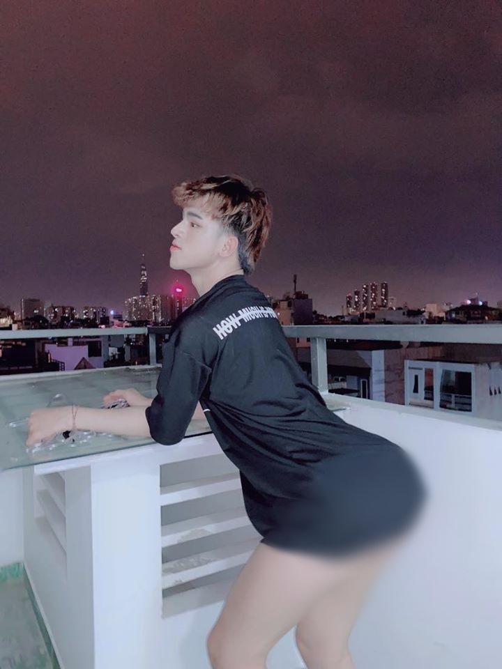 Thảm họa Trần Đức Bo nghiện diện váy bó sát tạo dáng khoe vòng 3 phản cảm-5