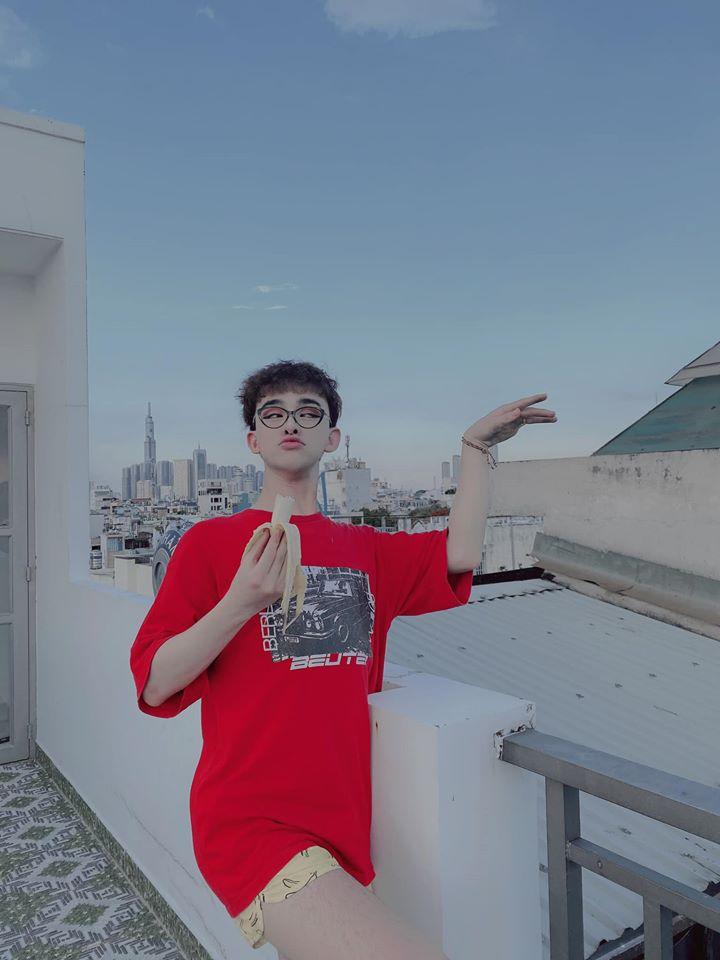 Thảm họa Trần Đức Bo nghiện diện váy bó sát tạo dáng khoe vòng 3 phản cảm-6