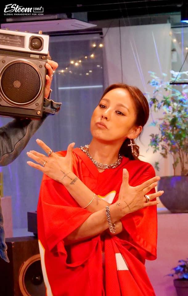 Bi Rain, Lee Hyori và Yoo Jae Suk tung ảnh hót hòn họt chuẩn bị debut ở tuổi 40 phụ lão-6