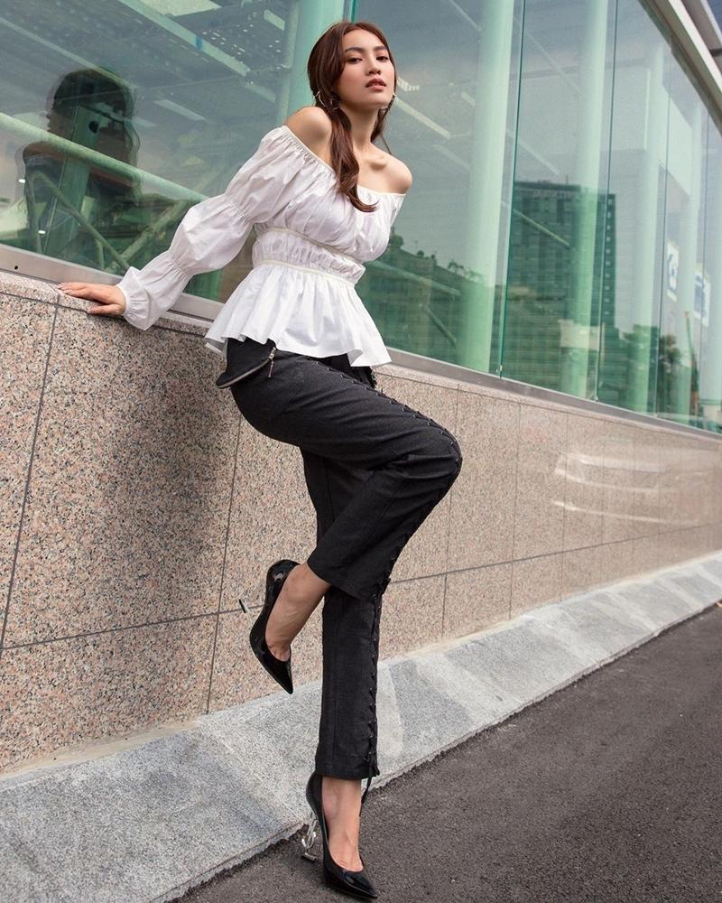 Đỗ Mỹ Linh giờ cũng lên đồ gợi cảm với áo cúp ngực chẳng kém gì Ngọc Trinh-5