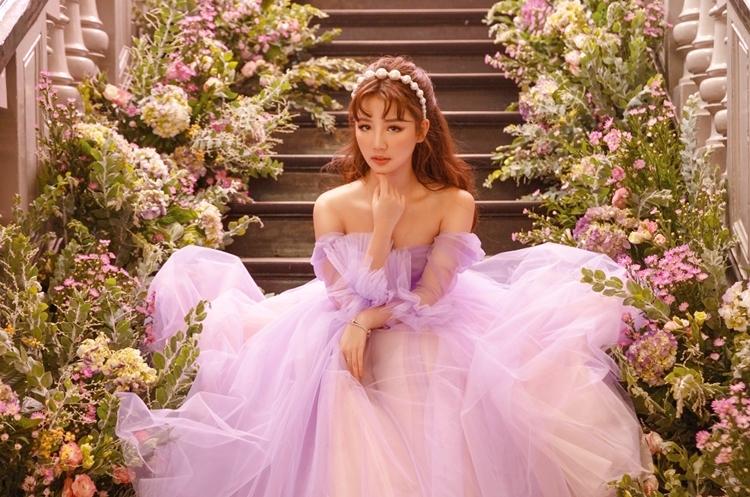 Gương mặt 10X Amee và những con số ấn tượng sau 1 năm debut-3