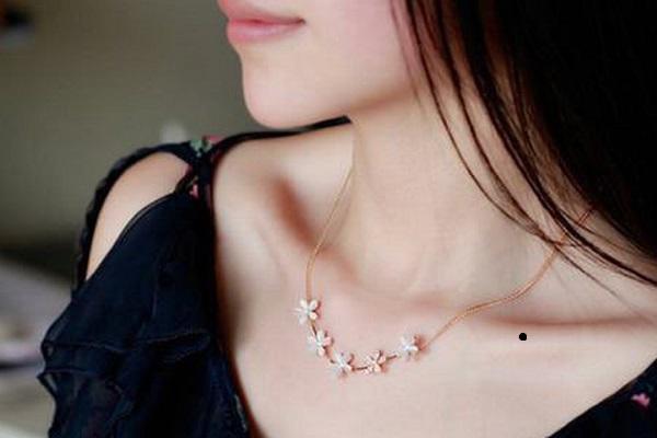 Tướng nốt ruồi nhận biết bạn sẽ lấy được người chồng tốt, hạnh phúc suốt đời-1