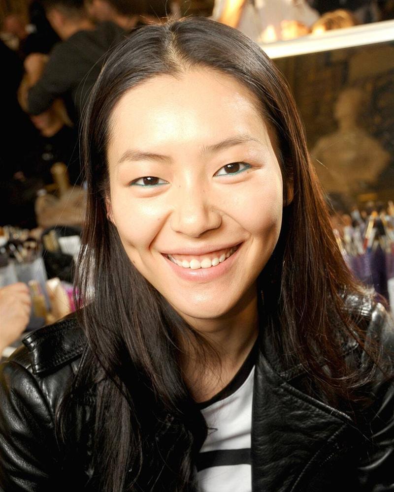 Thiên thần Victorias Secret làm người mẫu chỉ vì muốn có máy tính mới-2