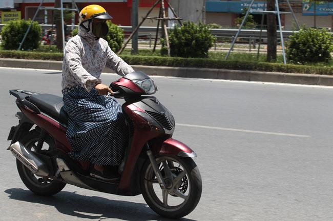 Phì cười với thời trang chống nắng của chị em, đã hiệu quả lại độc đáo-6