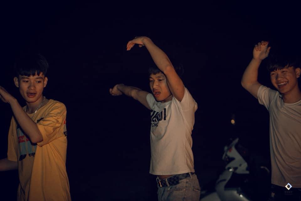 Ảnh kỷ yếu nhìn chẳng khác nào phim kinh dị của nhóm học sinh Thanh Hóa-6