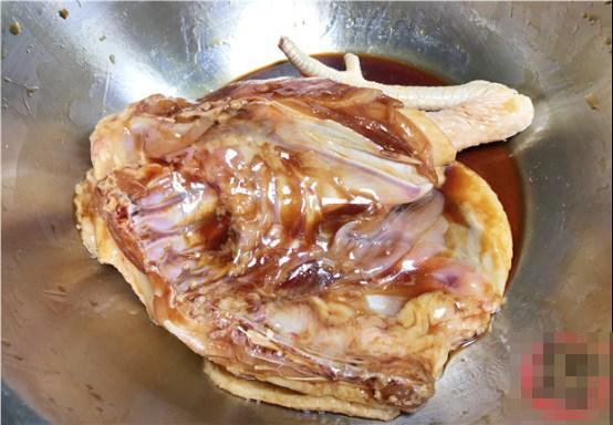 Thả nửa con gà vào nồi cơm điện, không thêm dầu hay nước cũng thành món ngon cực phẩm-3