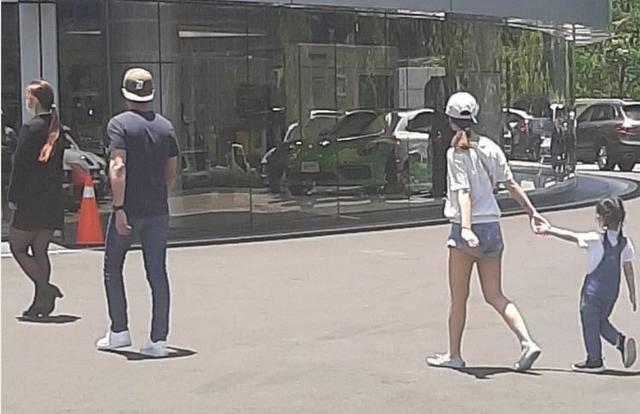 Con gái Lâm Tâm Như - Hoắc Kiến Hoa lần đầu lộ diện-1