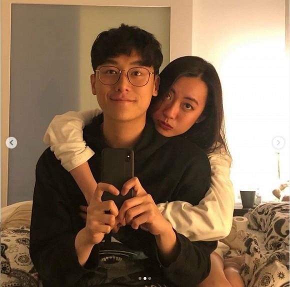 Dù bận rộn, Rocker Nguyễn không quên đi hẹn hò và gửi lời cực tình đến bạn gái-6